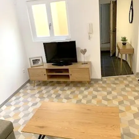 D'une Avec Terrasse Amenagee A Apartment Pezenas